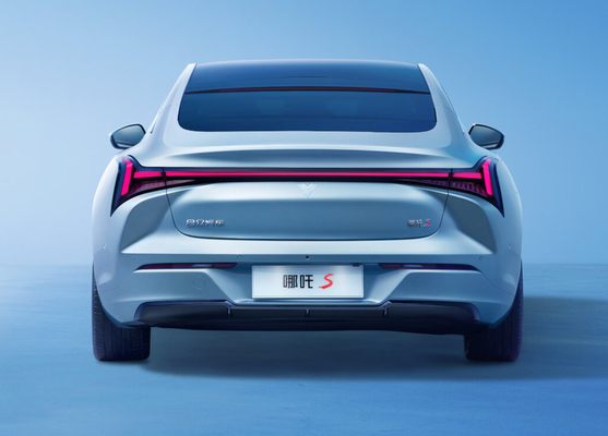 170 kw EV 전기 자동차 4 시트 전기 스포츠카 715 킬로미터 내구성