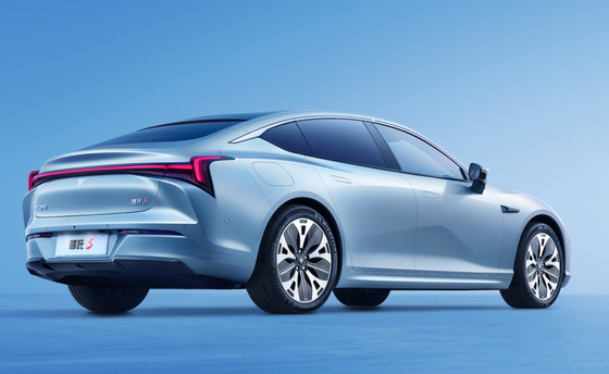 170 kw EV 전기 자동차 4 시트 전기 스포츠카 715 킬로미터 내구성