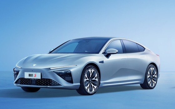 170 kw EV 전기 자동차 4 시트 전기 스포츠카 715 킬로미터 내구성